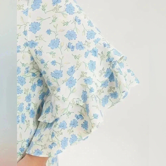 NWT!FLORAL Printed Knotted Front V Neck Ruffle Sleeve Top Size 12 or Large - Picture 5 of 6